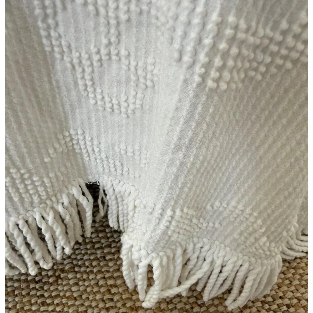 Vtg White Chenille Hobnail Floral Fringed Bedspread Coverlet 94